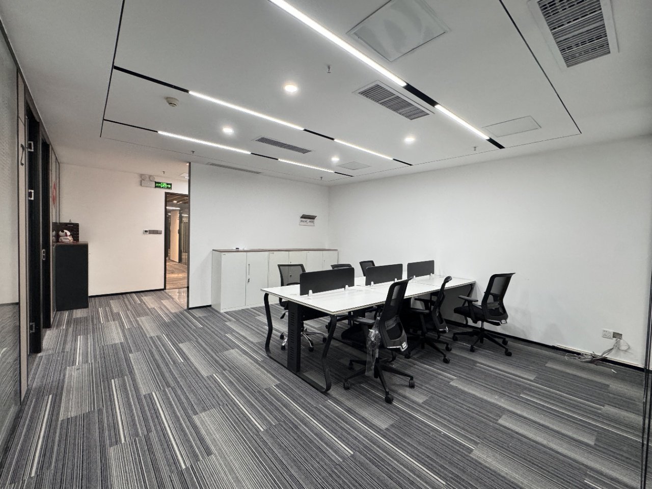 福田辦公室出租卓越大廈4隔間帶家具每平70